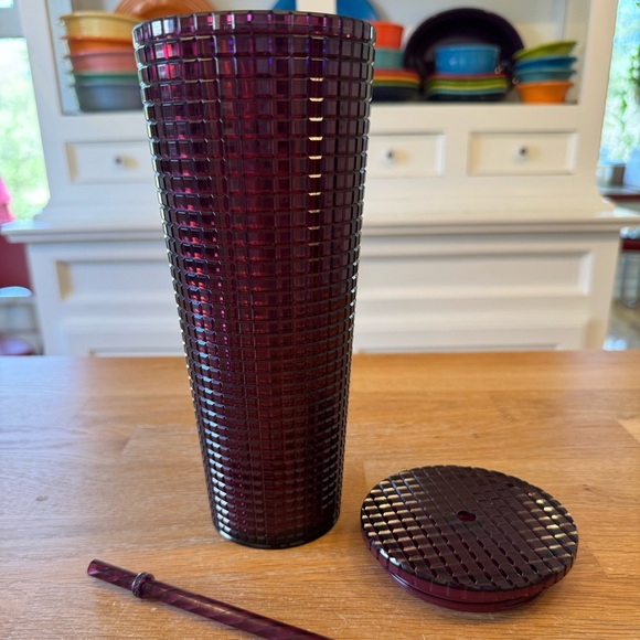 ⭐️ Starbucks 2020 Berry Plum Grid Disco Holiday 24oz Venti Tumbler - Picture 4 of 7